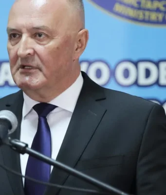 Helez: Dodik može samo ići za predsjednika udruženja penzionera, on je već pogrbljeni starac